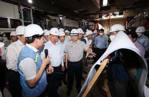 Kiểm tra metro Nhổn - ga Hà Nội chậm 7 năm, Thủ tướng nói: Vốn cấp đủ rồi, không có lý do để chậm - Ảnh 2. Kiểm tra metro Nhổn - ga Hà Nội chậm 7 năm, Thủ tướng nói: Vốn cấp đủ rồi, không có lý do để chậm - Ảnh 2.
