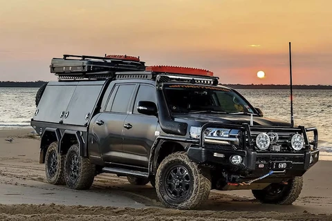 5 bản độ Toyota Land Cruiser khó nhận ra bản gốc nhất: Chắp vá từ hàng loạt xe khác - Ảnh 2.