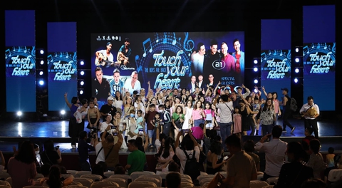 Nhóm nhạc The Moffatts và A1 hủy show ở TP.HCM, khán giả bức xúc muốn đòi lại tiền - Ảnh 4. Nhóm nhạc The Moffatts và A1 hủy show ở TP.HCM, khán giả bức xúc muốn đòi lại tiền - Ảnh 4.
