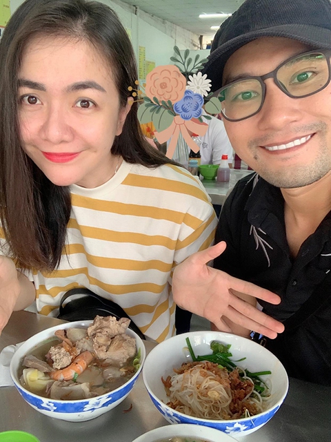 Ảnh vui sao Việt 8-8: Con trai Lê Phương làm món ngon mừng ngày cưới bố mẹ - Ảnh 2. Ảnh vui sao Việt 8-8: Con trai Lê Phương làm món ngon mừng ngày cưới bố mẹ - Ảnh 2.
