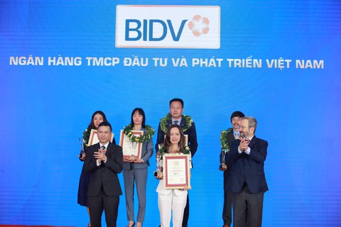 BIDV lọt Top 10 ngân hàng uy tín nhất 2022 - Ảnh 1. BIDV lọt Top 10 ngân hàng uy tín nhất 2022 - Ảnh 1.