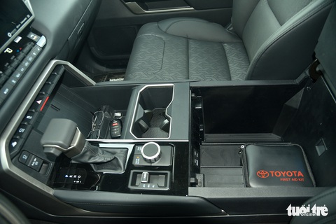 Toyota Tundra 2022 giá hơn 4 tỉ đồng: Bán tải Nhật mang đậm chất Mỹ - Ảnh 6. Toyota Tundra 2022 giá hơn 4 tỉ đồng: Bán tải Nhật mang đậm chất Mỹ - Ảnh 6.