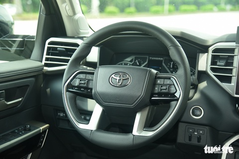 Toyota Tundra 2022 giá hơn 4 tỉ đồng: Bán tải Nhật mang đậm chất Mỹ - Ảnh 7. Toyota Tundra 2022 giá hơn 4 tỉ đồng: Bán tải Nhật mang đậm chất Mỹ - Ảnh 7.