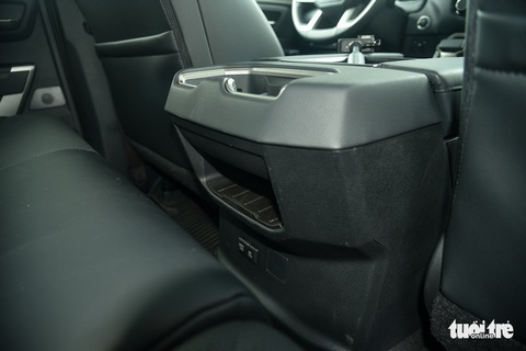 Toyota Tundra 2022 giá hơn 4 tỉ đồng: Bán tải Nhật mang đậm chất Mỹ - Ảnh 8. Toyota Tundra 2022 giá hơn 4 tỉ đồng: Bán tải Nhật mang đậm chất Mỹ - Ảnh 8.
