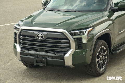 Toyota Tundra 2022 giá hơn 4 tỉ đồng: Bán tải Nhật mang đậm chất Mỹ - Ảnh 10. Toyota Tundra 2022 giá hơn 4 tỉ đồng: Bán tải Nhật mang đậm chất Mỹ - Ảnh 10.