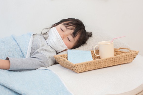 Chăm sóc trẻ mắc cúm A bị sốt, ho đờm, sổ mũi - Ảnh 1. Chăm sóc trẻ mắc cúm A bị sốt, ho đờm, sổ mũi - Ảnh 1.