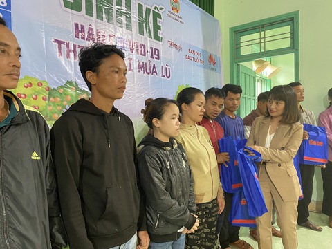 Bà con Cơ Tu, Tà Riềng nhận bò giống từ chương trình sinh kế hậu COVID-19, thiên tai - Ảnh 4. Bà con Cơ Tu, Tà Riềng nhận bò giống từ chương trình sinh kế hậu COVID-19, thiên tai - Ảnh 4.