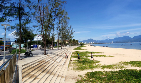 Đà Nẵng làm nhiều công viên, mở lối xuống biển vì dân - Ảnh 1. Đà Nẵng làm nhiều công viên, mở lối xuống biển vì dân - Ảnh 1.
