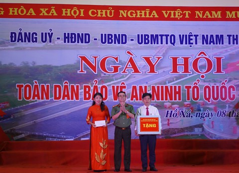 Quảng Trị được Bộ Công an khen trong phong trào bảo vệ an ninh Tổ quốc vì biết gắn với dân - Ảnh 2. Quảng Trị được Bộ Công an khen trong phong trào bảo vệ an ninh Tổ quốc vì biết gắn với dân - Ảnh 2.