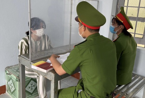 Bắt nhóm lừa đảo hàng loạt tiệm vàng bằng chuyển tiền trong tương lai - Ảnh 1. Bắt nhóm lừa đảo hàng loạt tiệm vàng bằng chuyển tiền trong tương lai - Ảnh 1.