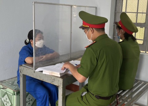Bắt nhóm lừa đảo hàng loạt tiệm vàng bằng chuyển tiền trong tương lai - Ảnh 2. Bắt nhóm lừa đảo hàng loạt tiệm vàng bằng chuyển tiền trong tương lai - Ảnh 2.