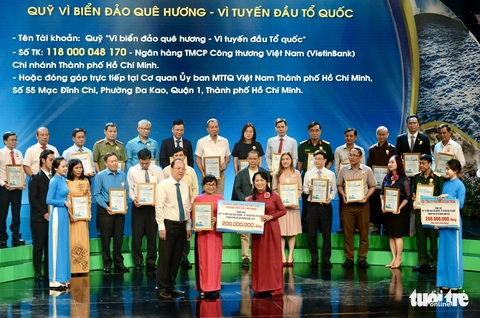 Hơn 44,5 tỉ đồng ủng hộ Quỹ Vì biển đảo quê hương - Vì tuyến đầu Tổ quốc - Ảnh 1. Hơn 44,5 tỉ đồng ủng hộ Quỹ Vì biển đảo quê hương - Vì tuyến đầu Tổ quốc - Ảnh 1.