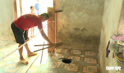 Công ty khai khoáng bị dừng hoạt động để hỗ trợ khắc phục hàng trăm nhà dân bị sụt, lún - Ảnh 1. Công ty khai khoáng bị dừng hoạt động để hỗ trợ khắc phục hàng trăm nhà dân bị sụt, lún - Ảnh 1.