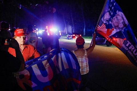 FBI khám xét resort của ông Trump - Ảnh 2. FBI khám xét resort của ông Trump - Ảnh 2.