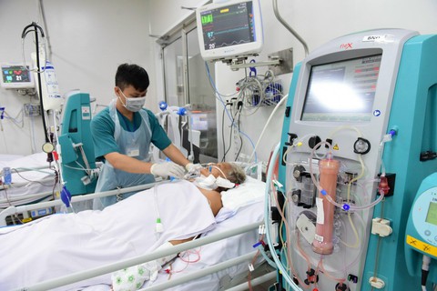 Giá bảo hiểm lạc hậu, bệnh viện muốn tính đủ viện phí - Ảnh 1. Giá bảo hiểm lạc hậu, bệnh viện muốn tính đủ viện phí - Ảnh 1.