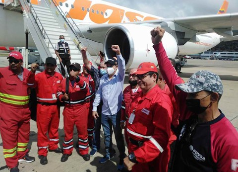 Vụ cháy kho dầu kinh hoàng ở Cuba: Tình đoàn kết đặc biệt ở vịnh Matanzas - Ảnh 3. Vụ cháy kho dầu kinh hoàng ở Cuba: Tình đoàn kết đặc biệt ở vịnh Matanzas - Ảnh 3.