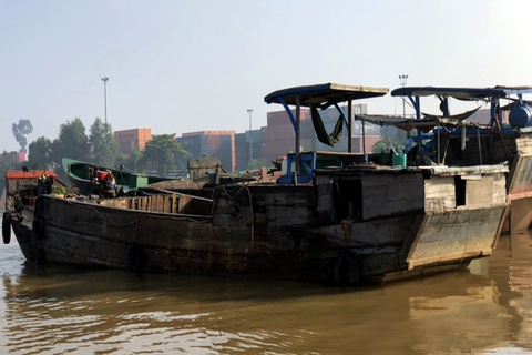 Thấy cảnh sát giao thông Đồng Nai, ‘cát tặc’ phóng về phía TP.HCM rồi nhảy xuống sông trốn - Ảnh 1. Thấy cảnh sát giao thông Đồng Nai, ‘cát tặc’ phóng về phía TP.HCM rồi nhảy xuống sông trốn - Ảnh 1.