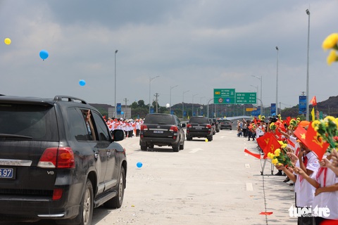 Quảng Ninh thông xe cao tốc Vân Đồn - Móng Cái - Ảnh 3. Quảng Ninh thông xe cao tốc Vân Đồn - Móng Cái - Ảnh 3.