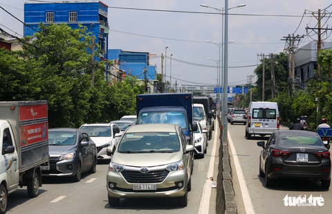 Giao thông ngày đầu dịp lễ 2-9 tại TP.HCM: Có ùn ứ nhưng vẫn ‘dễ thở’ - Ảnh 1. Giao thông ngày đầu dịp lễ 2-9 tại TP.HCM: Có ùn ứ nhưng vẫn ‘dễ thở’ - Ảnh 1.