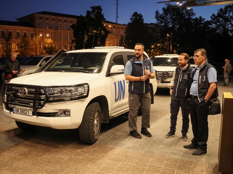 IAEA thị sát nhà máy Zaporizhzhia: Chuyến đi giữa 2 làn đạn - Ảnh 2. IAEA thị sát nhà máy Zaporizhzhia: Chuyến đi giữa 2 làn đạn - Ảnh 2.