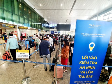 Ngày đầu kỳ nghỉ lễ 2-9, sân bay Tân Sơn Nhất thông thoáng - Ảnh 4. Ngày đầu kỳ nghỉ lễ 2-9, sân bay Tân Sơn Nhất thông thoáng - Ảnh 4.