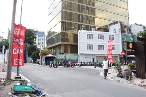 Tổ chức lại giao thông ở trung tâm TP.HCM, cấm dừng xe và phạt nặng - Ảnh 1. Tổ chức lại giao thông ở trung tâm TP.HCM, cấm dừng xe và phạt nặng - Ảnh 1.