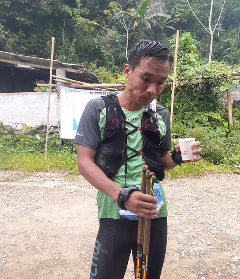 Quang Trần vô địch cự ly ‘siêu khủng’ chạy 160km tại Sa Pa - Ảnh 2. Quang Trần vô địch cự ly ‘siêu khủng’ chạy 160km tại Sa Pa - Ảnh 2.