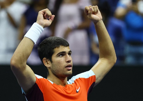 Kết thúc giấc mơ Mỹ của Tiafoe, tay vợt 19 tuổi Alcaraz lần đầu vào chung kết Grand Slam - Ảnh 1. Kết thúc giấc mơ Mỹ của Tiafoe, tay vợt 19 tuổi Alcaraz lần đầu vào chung kết Grand Slam - Ảnh 1.