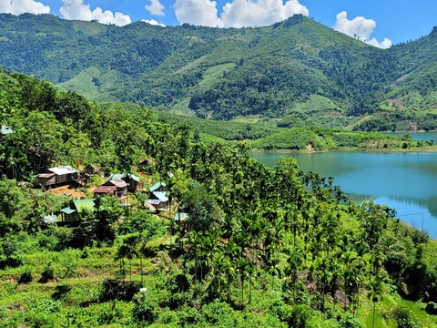 Phập phồng sống nơi động đất - Ảnh 2. Phập phồng sống nơi động đất - Ảnh 2.