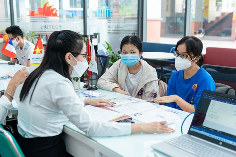 Bắt đầu lọc ảo, các trường lo sốt vó - Ảnh 1. Bắt đầu lọc ảo, các trường lo sốt vó - Ảnh 1.
