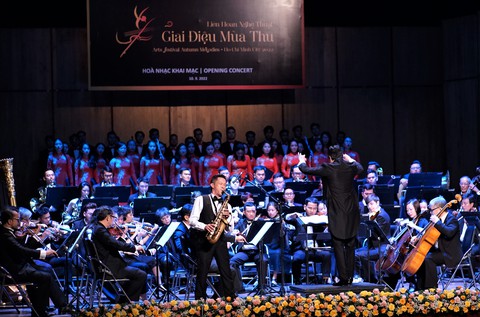 Giai điệu Mùa thu khai mạc mỹ mãn: Niềm vui lớn của nghệ sĩ và khán giả - Ảnh 2. Giai điệu Mùa thu khai mạc mỹ mãn: Niềm vui lớn của nghệ sĩ và khán giả - Ảnh 2.