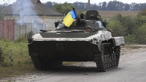 Quân Ukraine cắt được đường tiếp viện của Nga cho vùng Donbass? - Ảnh 1. Quân Ukraine cắt được đường tiếp viện của Nga cho vùng Donbass? - Ảnh 1.