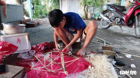 Chiếc đèn ông sao đầy ắp yêu thương của cậu - Ảnh 2. Chiếc đèn ông sao đầy ắp yêu thương của cậu - Ảnh 2.