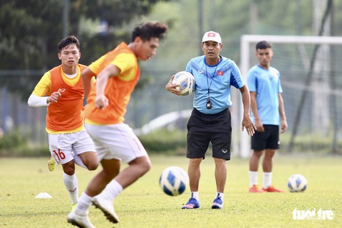 U20 Việt Nam chạy bài trơn tru với 10 cầu thủ từ hạng nhất, V-League - Ảnh 3. U20 Việt Nam chạy bài trơn tru với 10 cầu thủ từ hạng nhất, V-League - Ảnh 3.