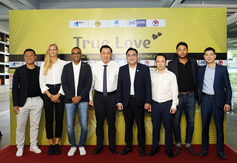 Ngày 15-9 bán vé xem huyền thoại Việt Nam và CLB Dortmund tranh tài - Ảnh 1. Ngày 15-9 bán vé xem huyền thoại Việt Nam và CLB Dortmund tranh tài - Ảnh 1.