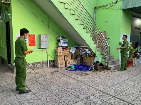 Sau vụ cháy nhiều người chết, Công an Bình Dương xử phạt và đình chỉ hàng loạt cơ sở karaoke - Ảnh 1. Sau vụ cháy nhiều người chết, Công an Bình Dương xử phạt và đình chỉ hàng loạt cơ sở karaoke - Ảnh 1.