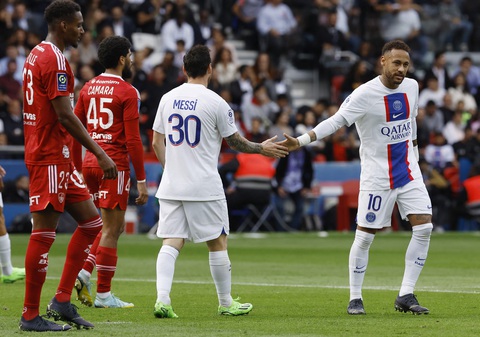 Messi kiến tạo đẳng cấp để Neymar ghi bàn giúp PSG thắng sít sao - Ảnh 1. Messi kiến tạo đẳng cấp để Neymar ghi bàn giúp PSG thắng sít sao - Ảnh 1.