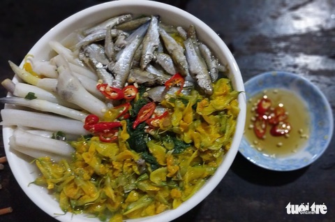 Nước nổi, chỉ với cá linh, bà con miền Tây có canh chua, lẩu mắm, kho lạt, kho tiêu, chiên bột… - Ảnh 3. Nước nổi, chỉ với cá linh, bà con miền Tây có canh chua, lẩu mắm, kho lạt, kho tiêu, chiên bột… - Ảnh 3.