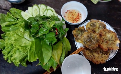 Nước nổi, chỉ với cá linh, bà con miền Tây có canh chua, lẩu mắm, kho lạt, kho tiêu, chiên bột… - Ảnh 4. Nước nổi, chỉ với cá linh, bà con miền Tây có canh chua, lẩu mắm, kho lạt, kho tiêu, chiên bột… - Ảnh 4.