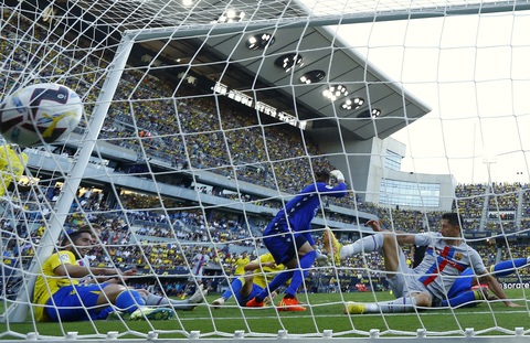 Barca đè bẹp Cadiz trong trận đấu bất ngờ kéo dài 154 phút - Ảnh 2. Barca đè bẹp Cadiz trong trận đấu bất ngờ kéo dài 154 phút - Ảnh 2.