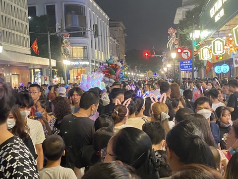 Tin tức sáng 18-1: Tạm dừng phố đi bộ hồ Gươm và phố cổ Hà Nội dịp Tết - Ảnh 3. Tin tức sáng 18-1: Tạm dừng phố đi bộ hồ Gươm và phố cổ Hà Nội dịp Tết - Ảnh 3.