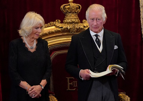 Vua Charles III chính thức thành nguyên thủ quốc gia của Úc, New Zealand và Canada - Ảnh 1. Vua Charles III chính thức thành nguyên thủ quốc gia của Úc, New Zealand và Canada - Ảnh 1.