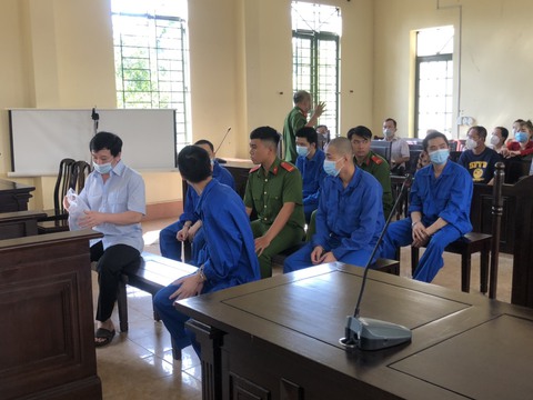 Xử kín vụ massage Tân Hoàng Phát chứa mại dâm: Tòa có làm đúng luật? - Ảnh 1. Xử kín vụ massage Tân Hoàng Phát chứa mại dâm: Tòa có làm đúng luật? - Ảnh 1.