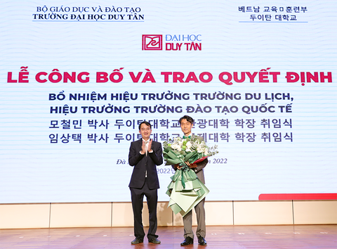Nguyên Thứ trưởng Hàn Quốc làm Hiệu trưởng Trường Du lịch, ĐH Duy Tân - Ảnh 2. Nguyên Thứ trưởng Hàn Quốc làm Hiệu trưởng Trường Du lịch, ĐH Duy Tân - Ảnh 2.