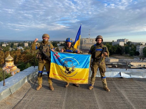 Ukraine đã tổ chức phản công thần tốc như thế nào? - Ảnh 2. Ukraine đã tổ chức phản công thần tốc như thế nào? - Ảnh 2.