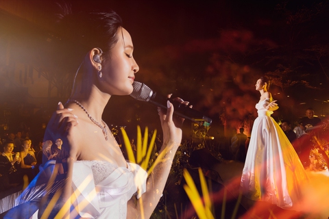 Vừa tái xuất, Hiền Hồ đã nhận đủ gạch đá để... xây biệt thự - Ảnh 2. Vừa tái xuất, Hiền Hồ đã nhận đủ gạch đá để... xây biệt thự - Ảnh 2.