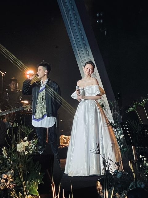 Vừa tái xuất, Hiền Hồ đã nhận đủ gạch đá để... xây biệt thự - Ảnh 3. Vừa tái xuất, Hiền Hồ đã nhận đủ gạch đá để... xây biệt thự - Ảnh 3.