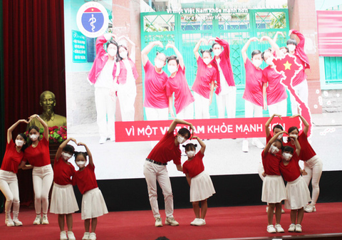 WHO tại Việt Nam: Chưa thể kiểm soát hoàn toàn COVID-19 trước năm 2023 - Ảnh 1. WHO tại Việt Nam: Chưa thể kiểm soát hoàn toàn COVID-19 trước năm 2023 - Ảnh 1.