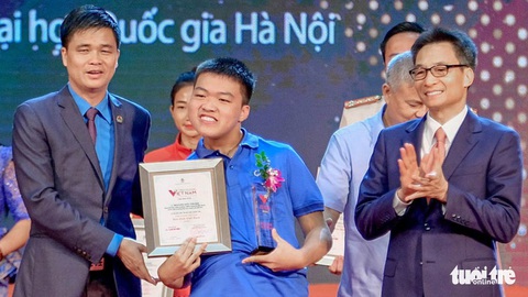 Chàng trai bại não làm phần mềm nói thay người khiếm khuyết - Ảnh 1. Chàng trai bại não làm phần mềm nói thay người khiếm khuyết - Ảnh 1.
