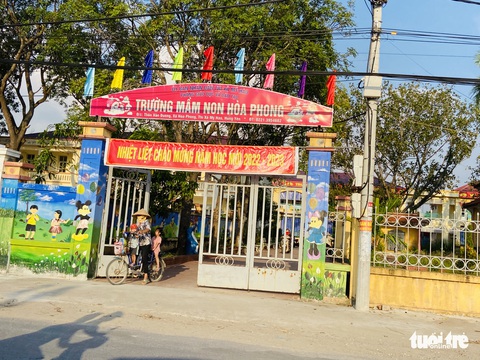 Người dân phản đối nhà máy xử lý chất thải, hàng trăm học sinh vẫn chưa đến trường - Ảnh 1. Người dân phản đối nhà máy xử lý chất thải, hàng trăm học sinh vẫn chưa đến trường - Ảnh 1.